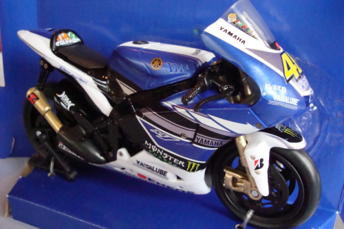 Yamaha YZR  M 1  2013 Rossi