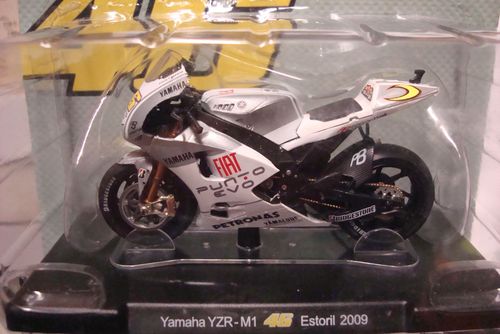 2009 FIAT PUNTO EVO   Yamaha YZR M1 Estoril 2009